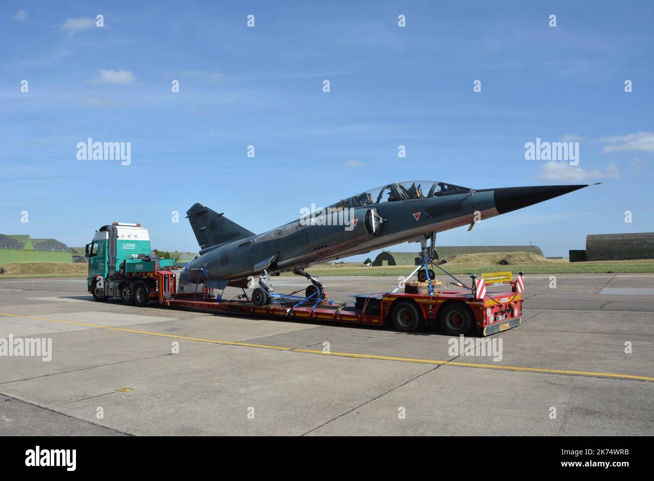 4 Air Force Mirage F1, stocked on the EAR 279 military place in Châteaudun, were sold to a South African company, Paramount Group, in June, via Eurotradia International, a Paris-based consulting firm, for 2 million euros. They were transported to Nîmes on trucks on Tuesday 29 August. Stock Photo