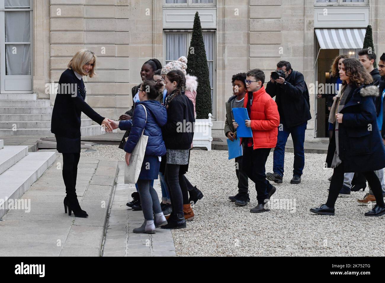 Brigitte Macron welcomes children from UNICEF Stock Photo - Alamy