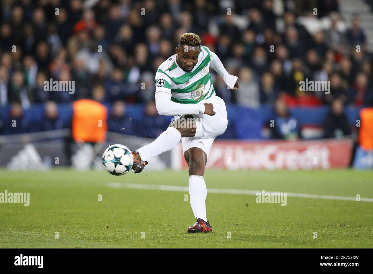 Moussa Dembele, Fulham Stock Photo - Alamy