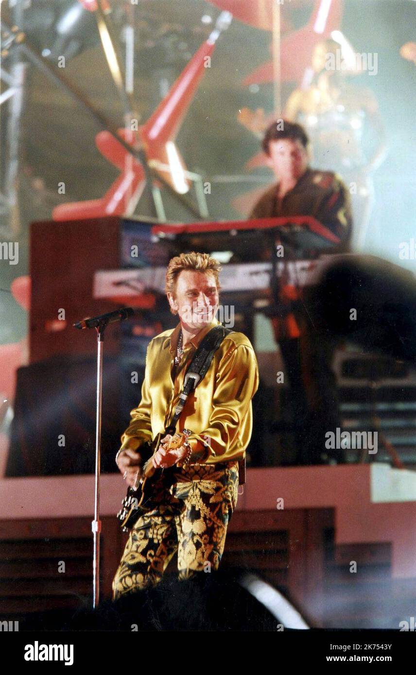 Paris June 10, 2000 - Johnny Hallyday in concert at the Champ de Mars Paris  10 juin 2000 FILES - Johhny Hallyday, who became the first Gallic singer to  popularize rock n'