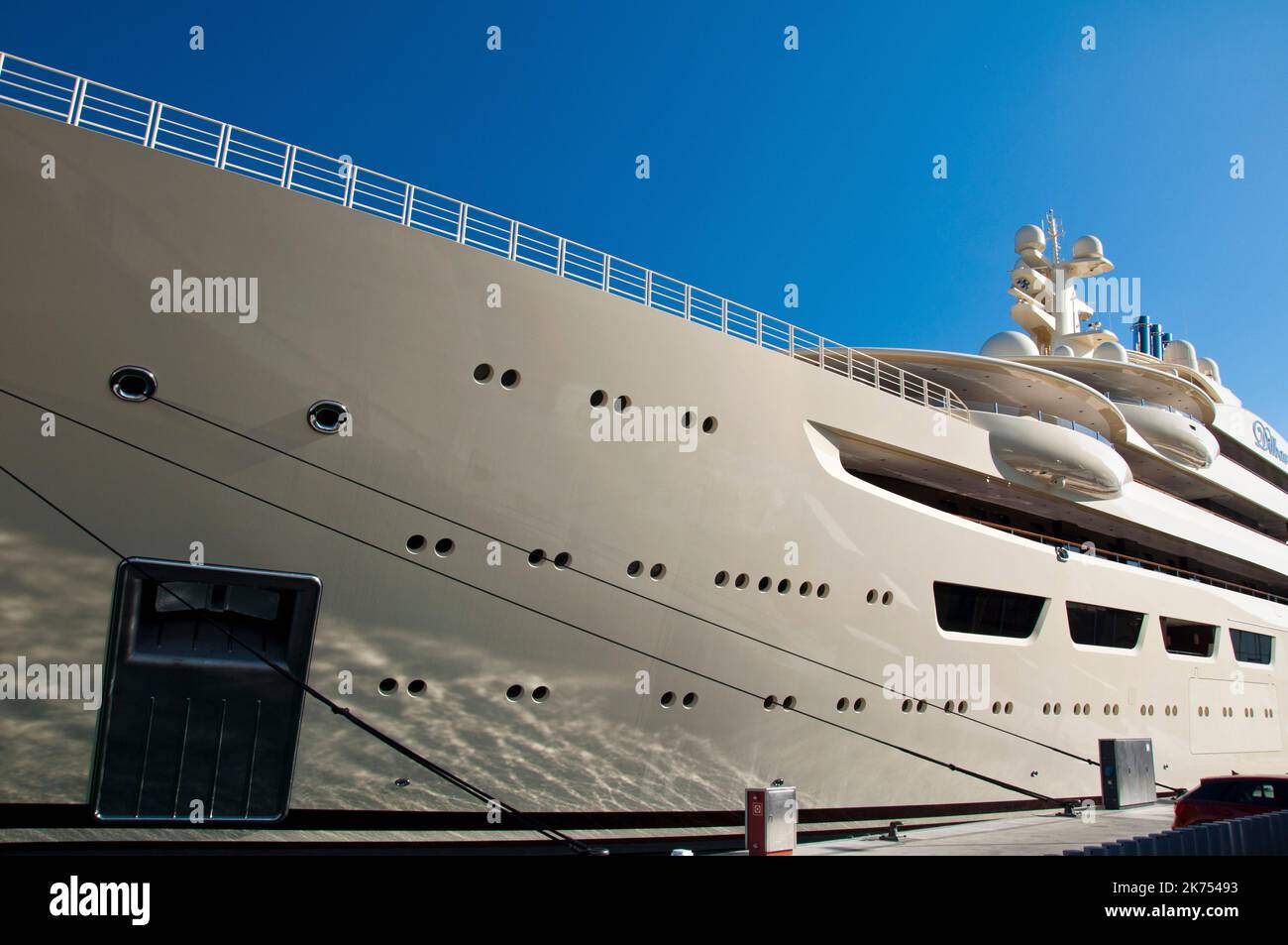 Casco del yate hires stock photography and images Alamy