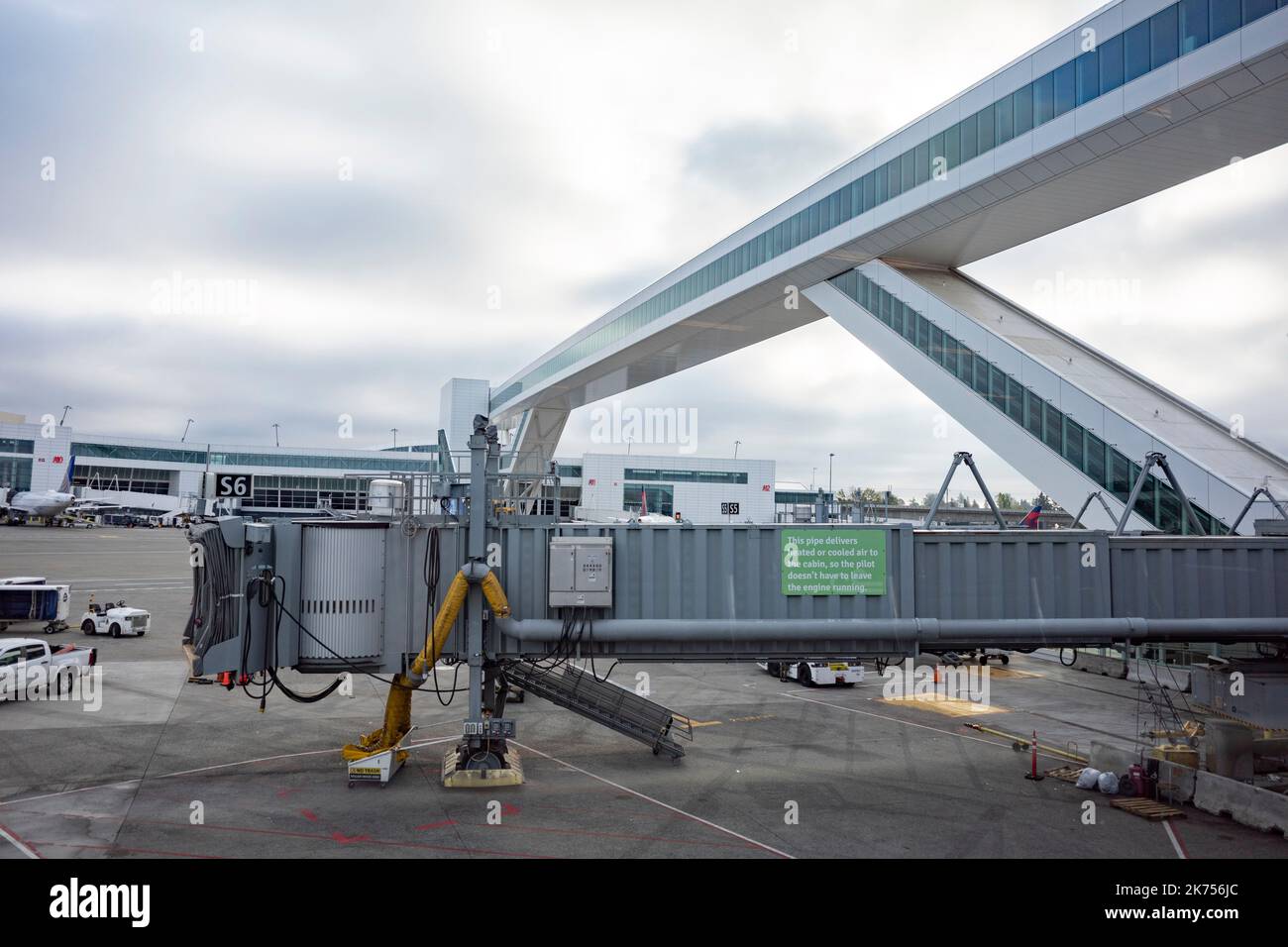 SeaTac, Washington, USA. 30th Sep, 2022. A skybridge crossing over a