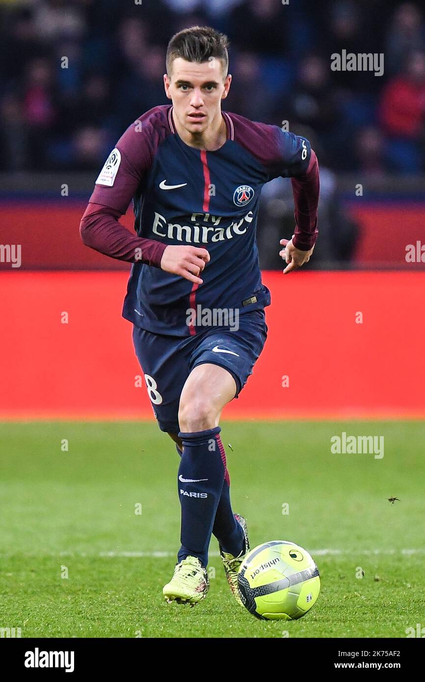 Paris Saint Germain's Giovani Lo Celso in action during the French Ligue 1 soccer match between Paris Saint Germain (PSG) and Racing Club Strasbourg Alsace at the Parc des Princes stadium in Paris, France, 17 February 2018.  Stock Photo