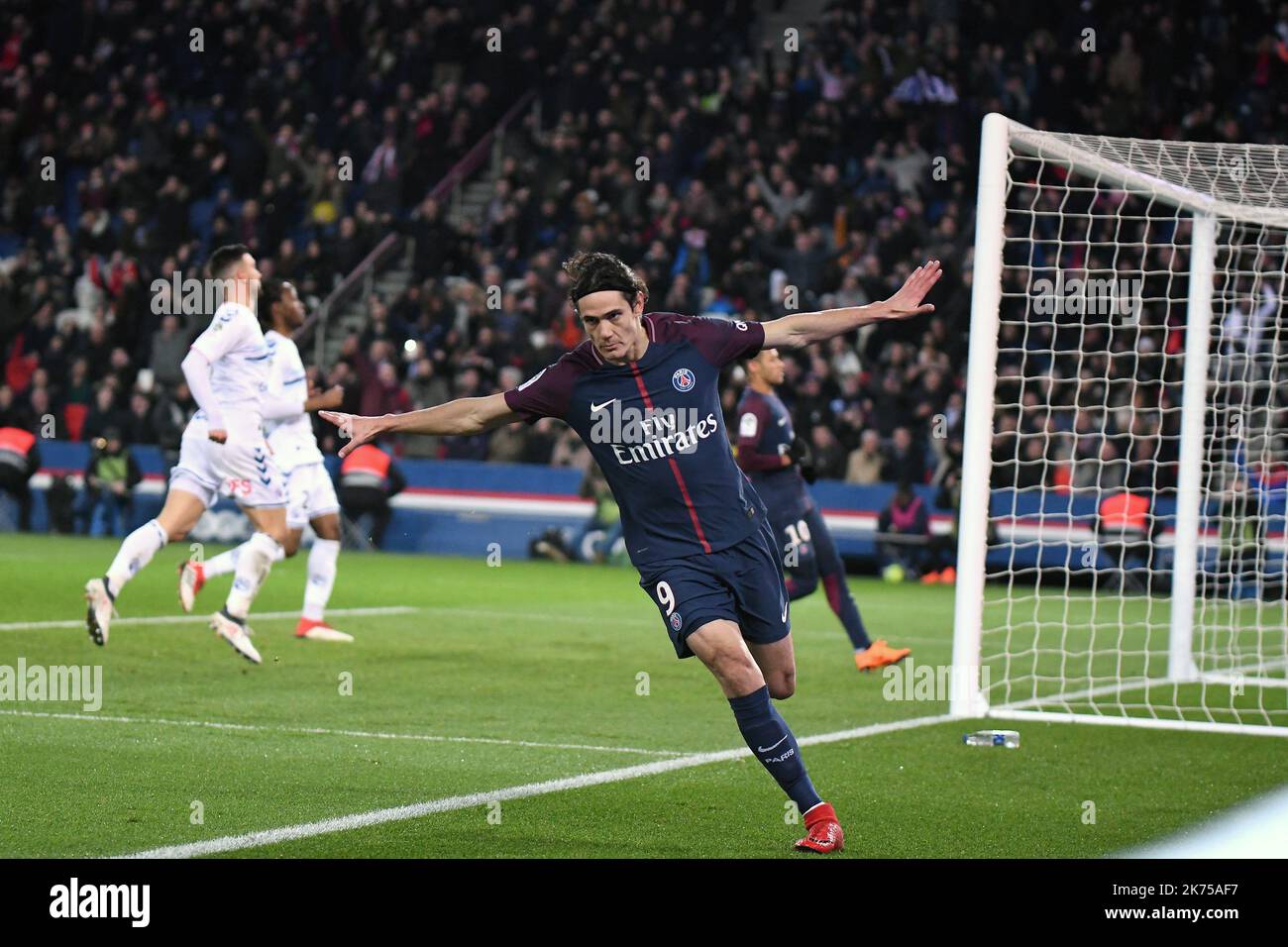 Paris Saint Germain's Edinson Cavani celebrates after scoring during the French Ligue 1 soccer match between Paris Saint Germain (PSG) and Racing Club Strasbourg Alsace at the Parc des Princes stadium in Paris, France, 17 February 2018.  Stock Photo