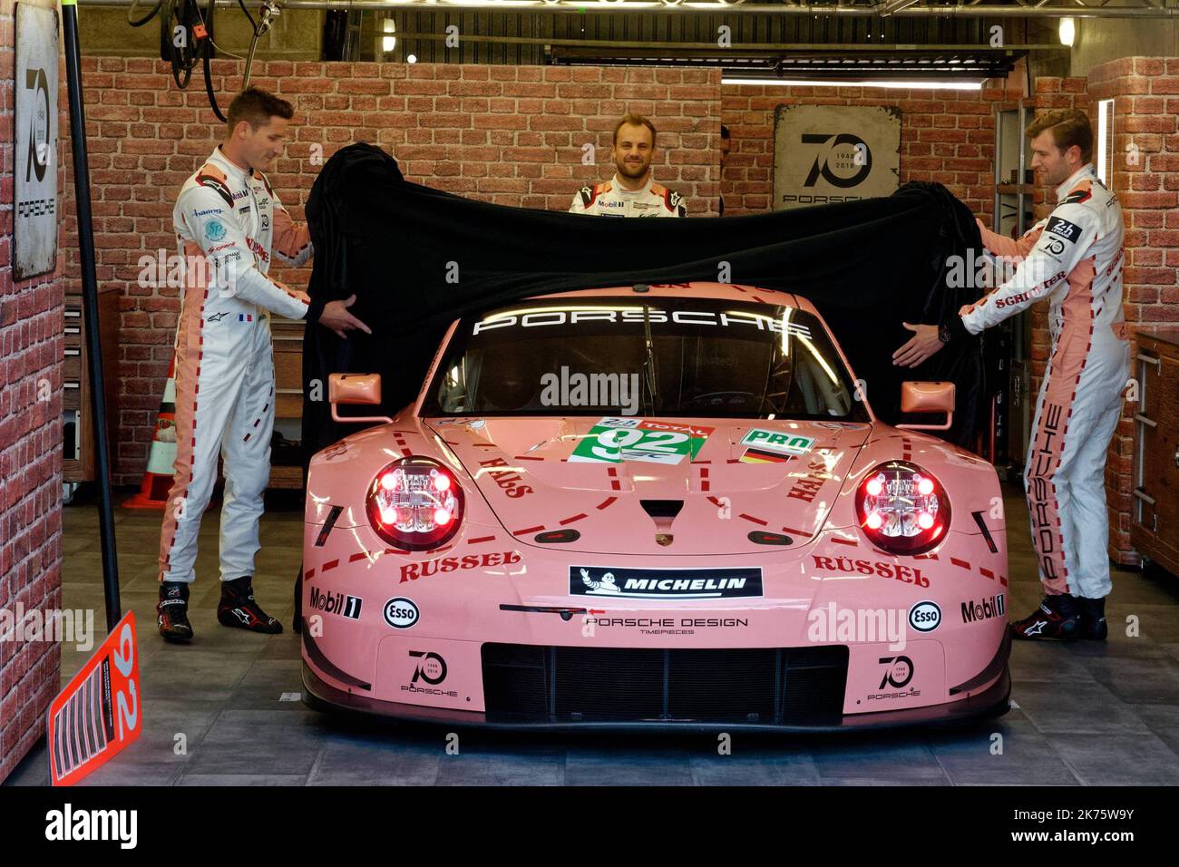 92 . Porsche GT Team .  Allemagne . Porsche 911 RSR . LMGTE PRO . Kevin Estre . France . Laurenz Vanthoor . Belgique . Michael Christensen . Danemark .   The 2018 Le Mans 24 hours, on June 2nd, 2018 at Le Mans circuit  *** Local Caption ***   Stock Photo