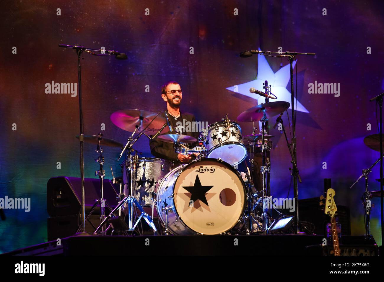 Ringo Starr live in paris June 6 2018 Stock Photo - Alamy