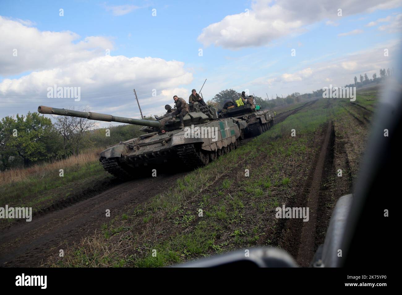 KHARKIV, UKRAINE - OCTOBER 13, 2022 - Servicemen are seen at the firing position of the artillery of the Armed Forces of Ukraine, Kharkiv Region, northeastern Ukraine. This photo cannot be distributed in the russian federation. Stock Photo