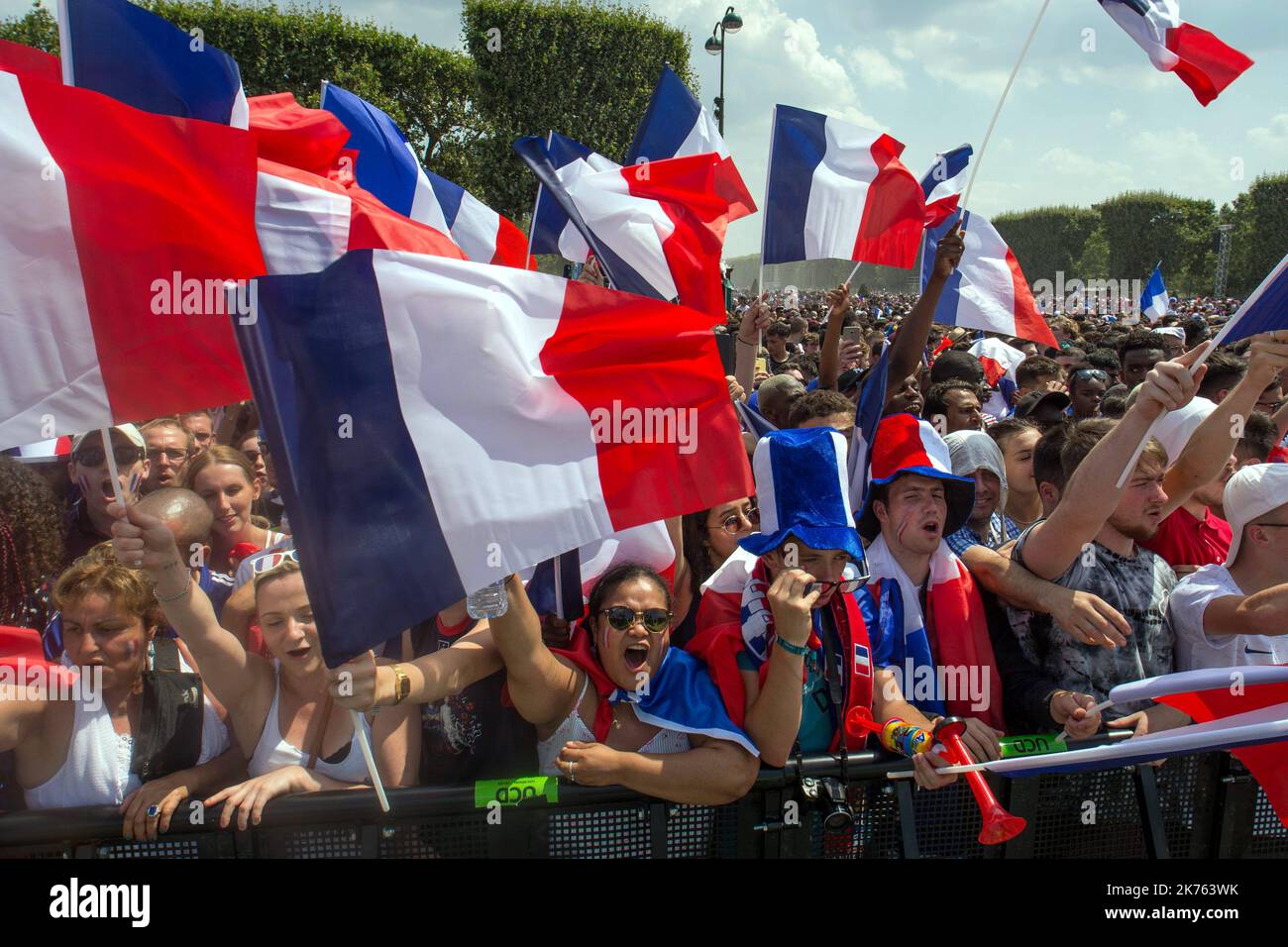 Perruques Bleu Blanc Rouge - Perruques Foot France