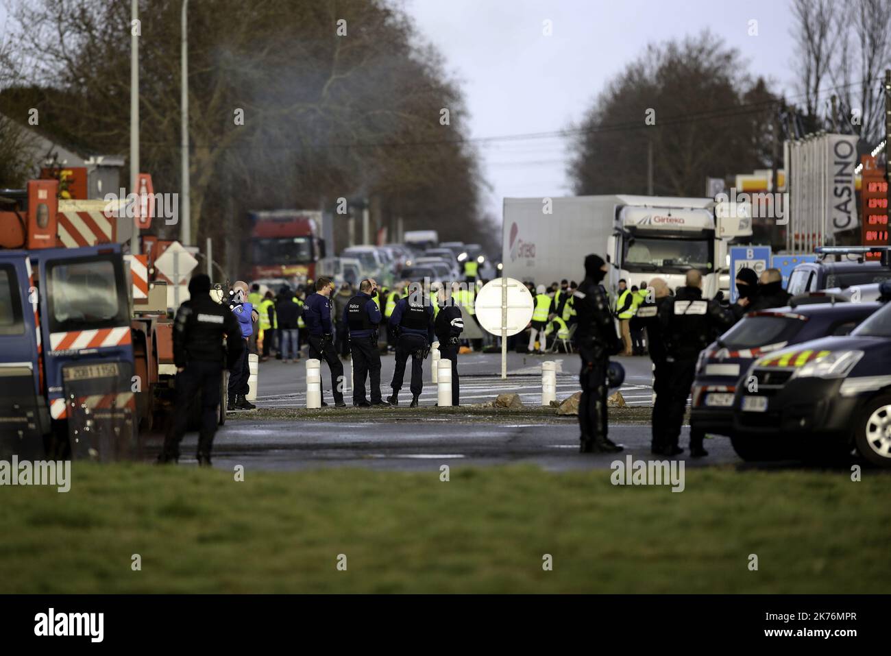 The yellow vests decided to do blocking operations at the borders here