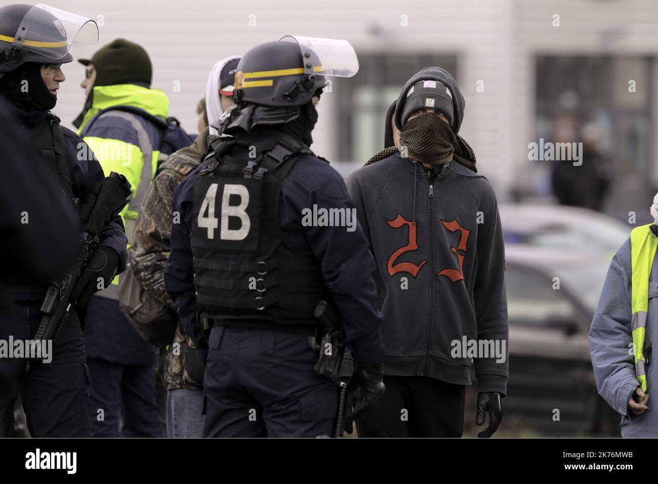 The yellow vests decided to do blocking operations at the borders here