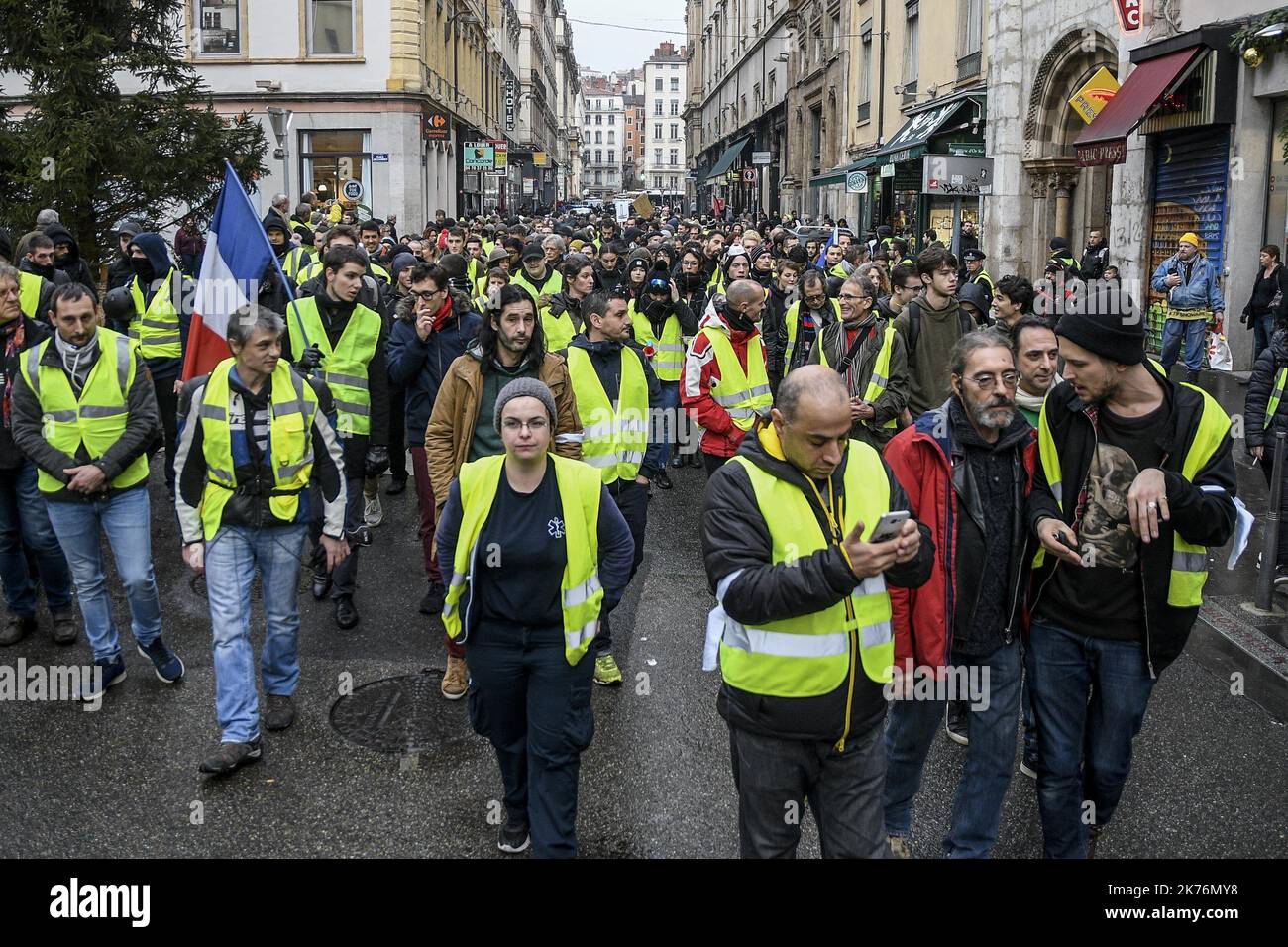 PHOTOPQR/LE PROGRES/Photo Joel PHILIPPON - Manif acte 6 gilets jaunes à  Lyon samedi 22 décembre -Rue de Brest. - The "yellow vest" movement might  seem to have calmed down but it looks