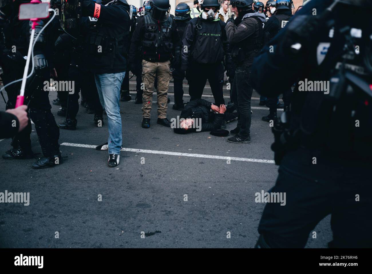 Act X yellow vests in the streets of Toulouse Stock Photo - Alamy