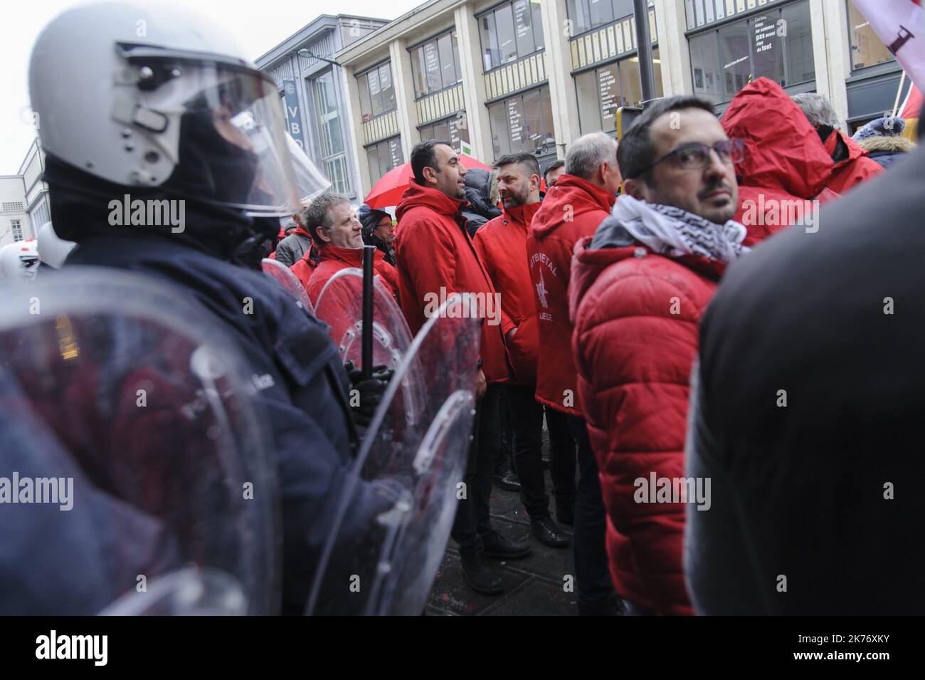 Various union branches (FGTB metal, FGTB, CSC, ...) called to protest outside the doors of BOZAR during the holding of the electoral forum of the Federation of Enterprises of Belgium (FEB) where were also to intervene the various party leaders of Belgium . Stock Photo