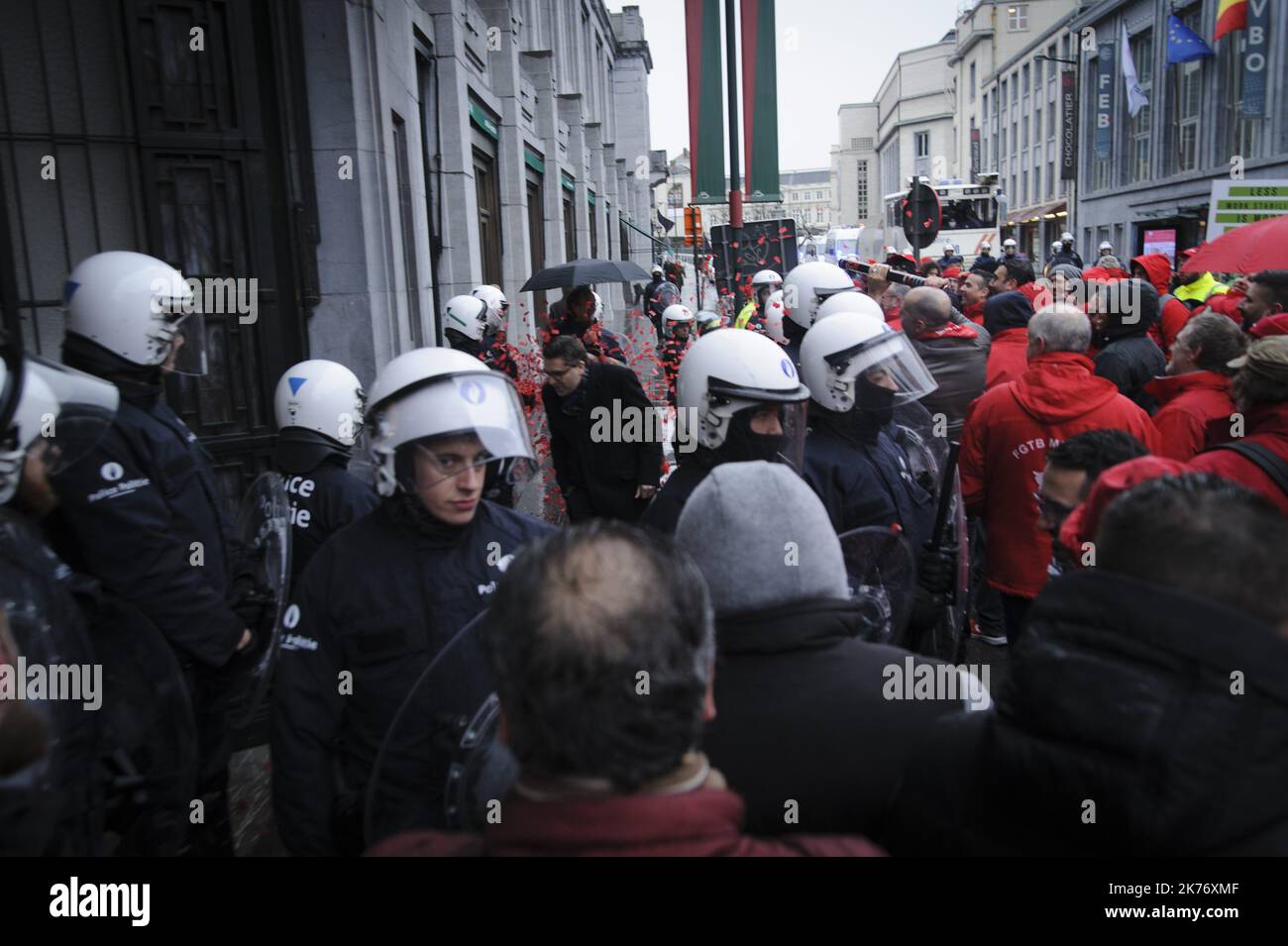Various union branches (FGTB metal, FGTB, CSC, ...) called to protest outside the doors of BOZAR during the holding of the electoral forum of the Federation of Enterprises of Belgium (FEB) where were also to intervene the various party leaders of Belgium . Stock Photo