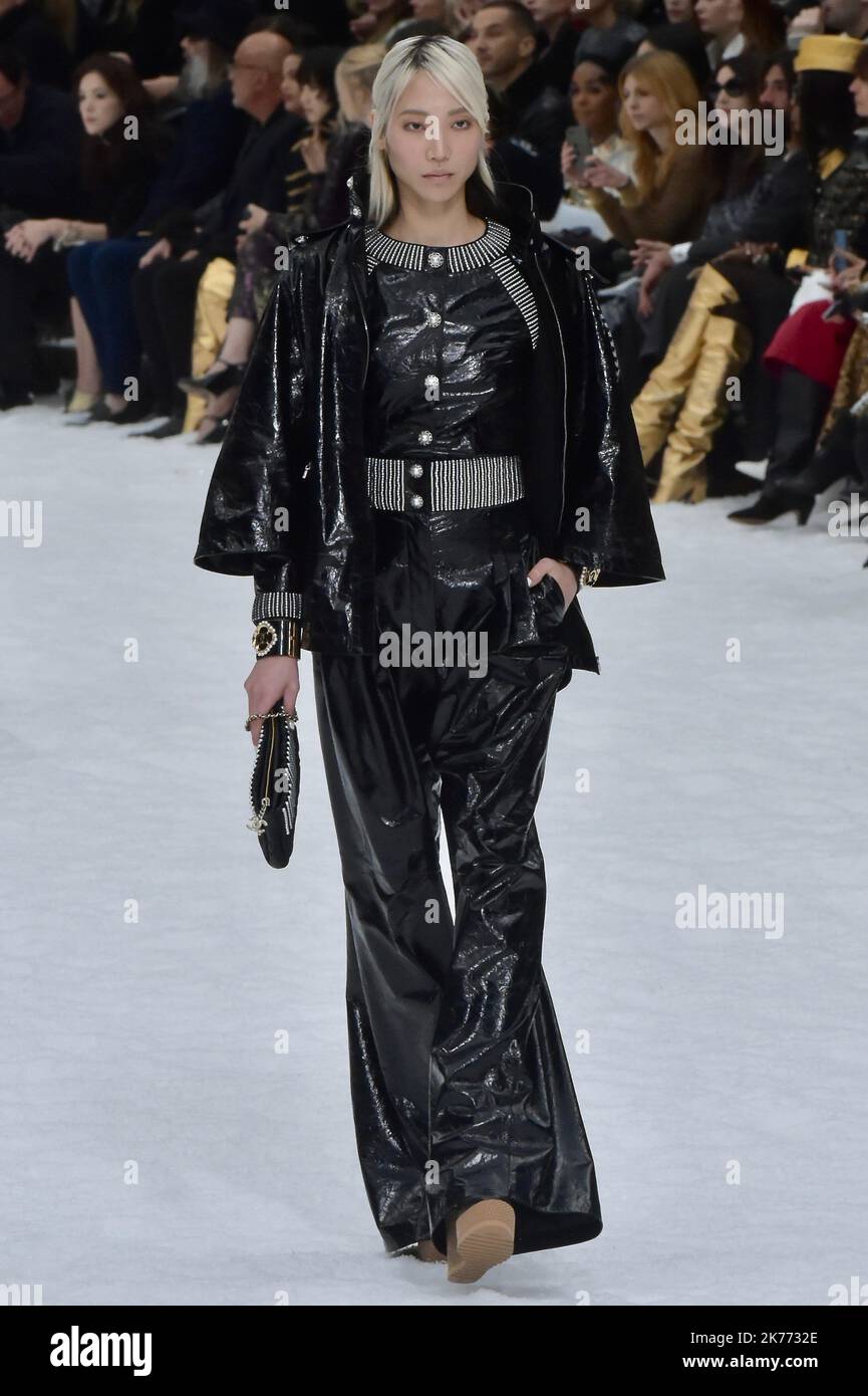 Chanel catwalk hi-res stock photography and images - Page 14 - Alamy