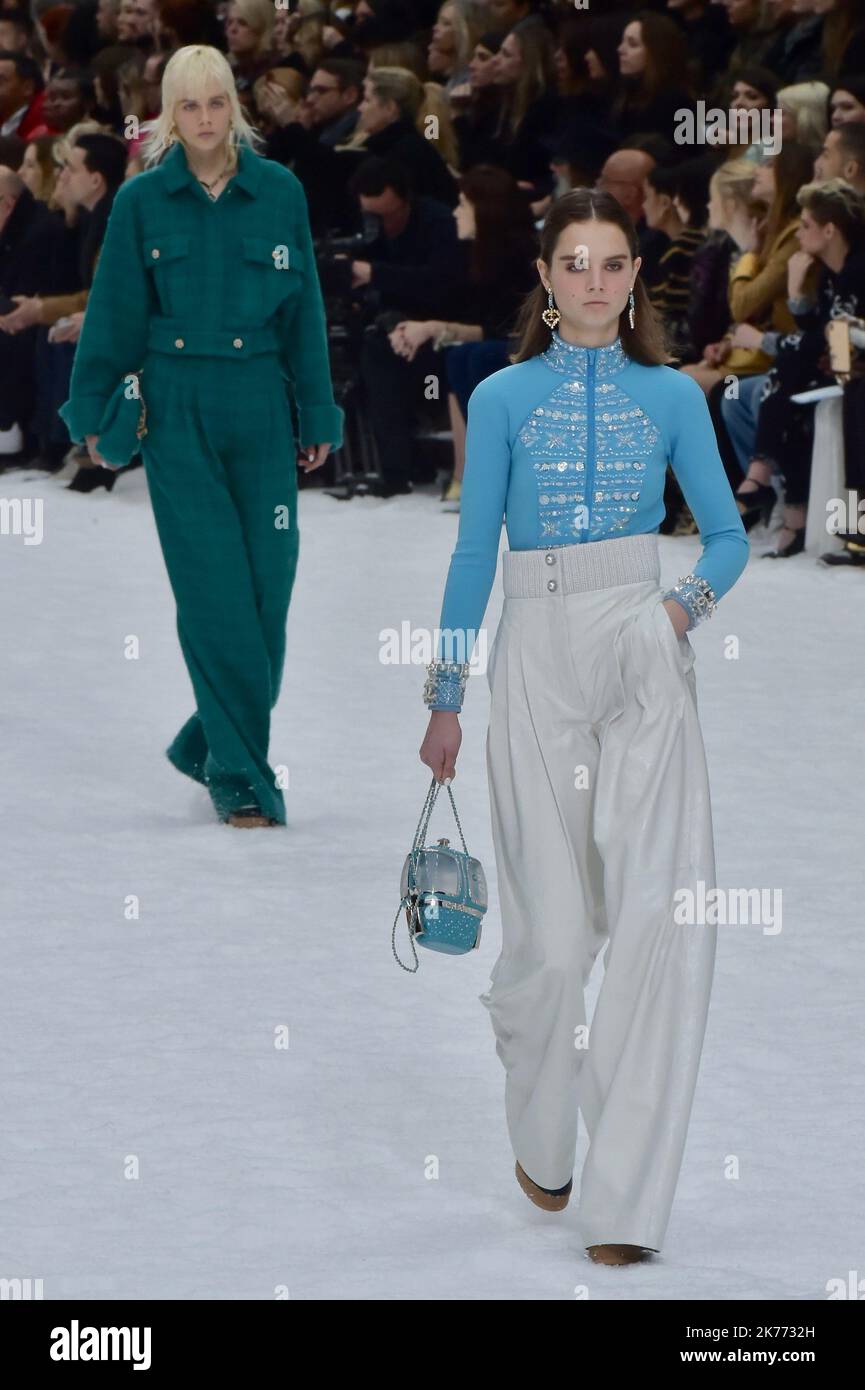 Chanel catwalk hi-res stock photography and images - Page 14 - Alamy