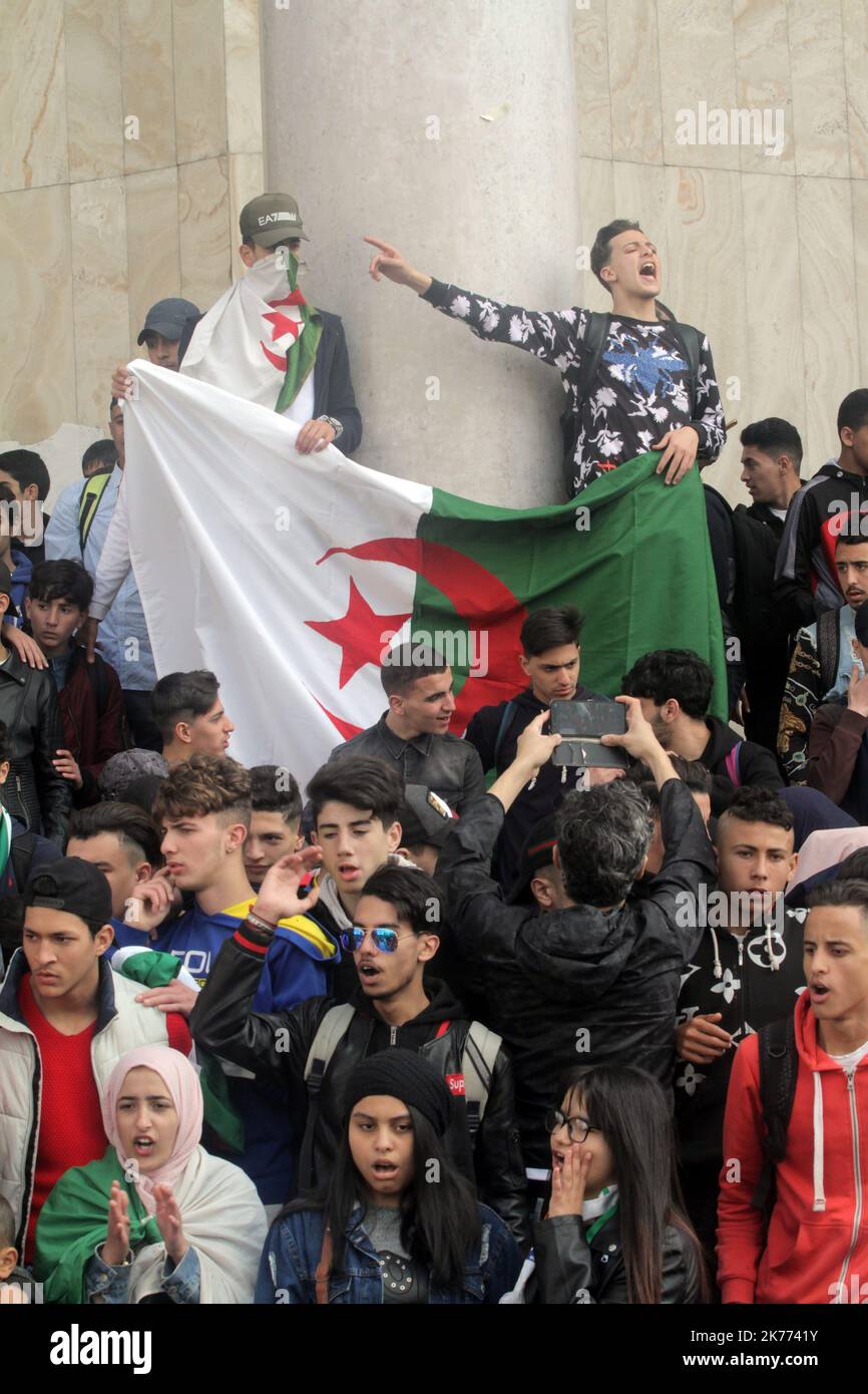 Collegians and high school students demonstrate in Algiers in front of the big post against the candidature of Abdelaziz Bouteflika for a fifth term in the presidential election©Adel Sherei/Wostok Press/Maxppp Alger, Algerie, 10/03/2019 Collegians and high school students demonstrate in Algiers in front of the big post against the candidature of Abdelaziz Bouteflika for a fifth term in the presidential election Stock Photo