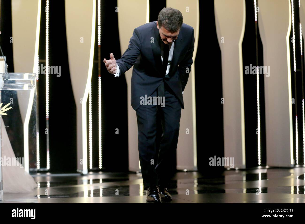 Antonio Banderas on stage after winning Best Actor Prize for his part in 'Dolor Y Gloria (Pain and Glory) Stock Photo