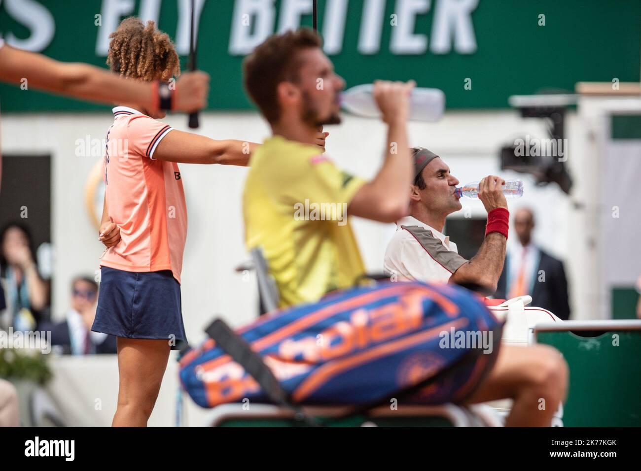 Oscar Otte (GER) against Roger Federer (SUI) on court Philippe Chatrier in the second round of the French Open tennis tournament at Roland Garros in Paris, France, 29th May 2019. Stock Photo