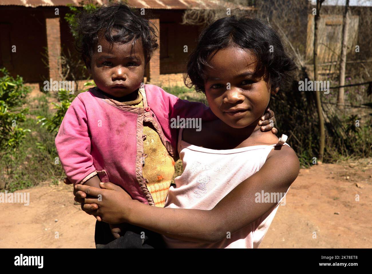 ©Arnaud De Grave / Le Pictorium/MAXPPP - Arnaud De Grave / Le Pictorium - 13/11/2015  -  Madagascar / Alaotra-Mangoro  -  Enfants.  / 13/11/2015  -  Madagascar / Alaotra-Mangoro  -  Kids. Stock Photo