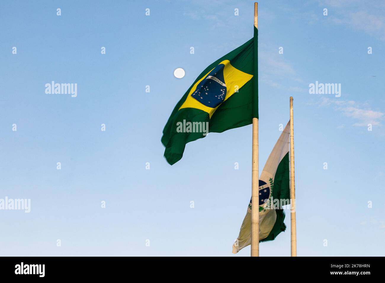 País Forma isolada no fundo do país do Brasil fotos, imagens de ©  PaulStringer #82462958
