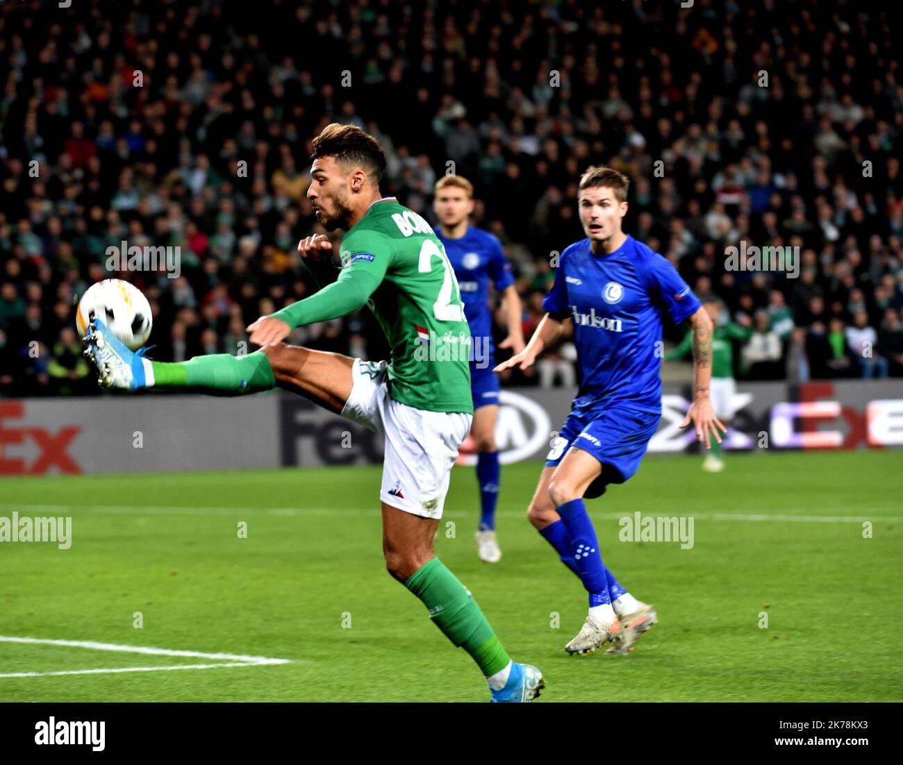 Saint-Étienne 28/11/2019 - Asse vs Kaa Gent UEFA europa league. -Denis Bouanga échoue devant Thomas Kaminski . Asse vs Kaa Gent . Coupe Europa League 2019 2020 au stade G Guichard à Saint Etienne. *** Local Caption ***   Stock Photo