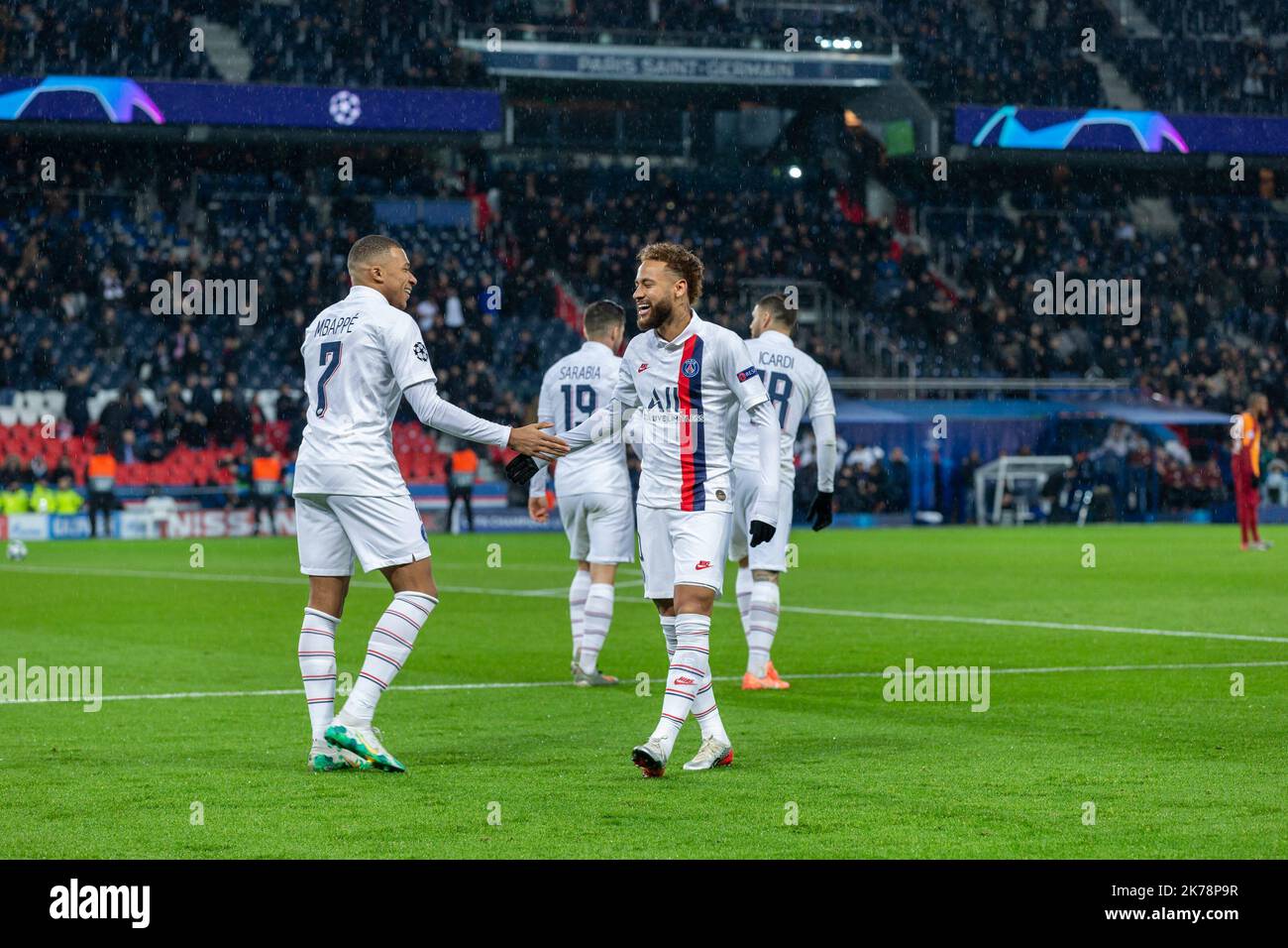 Paris Saint-Germain's Neymar celebrates scoring his side's third goal of the game with team mate Kylian Mbappe Stock Photo