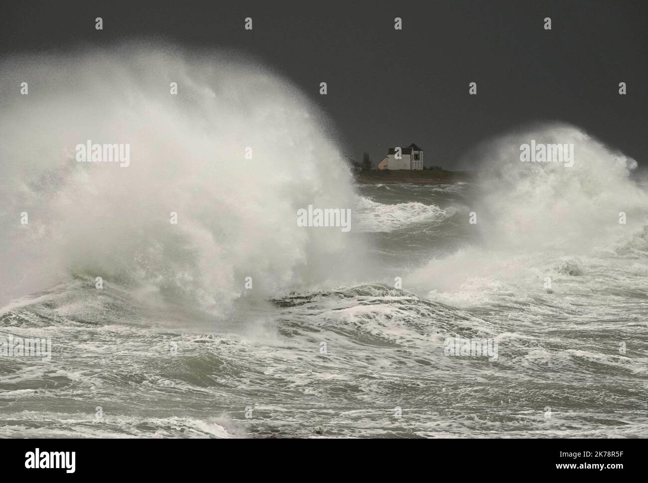 Storm Fabien, the second storm to batter France. THE FABIEN STORM ARRIVES ON THE BRETON COASES LIKE HERE IN LESCONIL PETIT PORT DU PAYS BIGOUDEN IN FINISTERE-SUD. Stock Photo