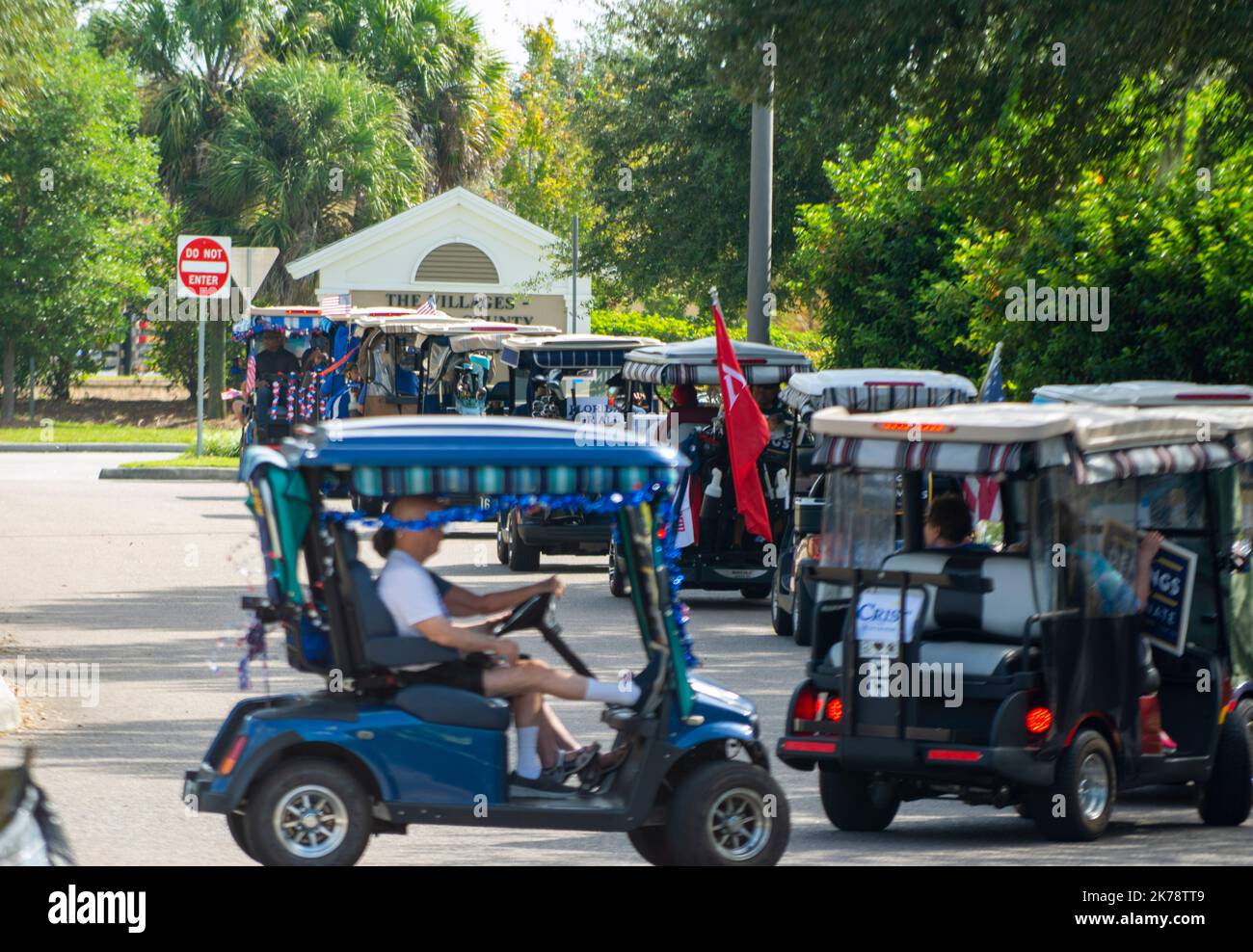 Retirement florida golf cart hi-res stock photography and images - Alamy