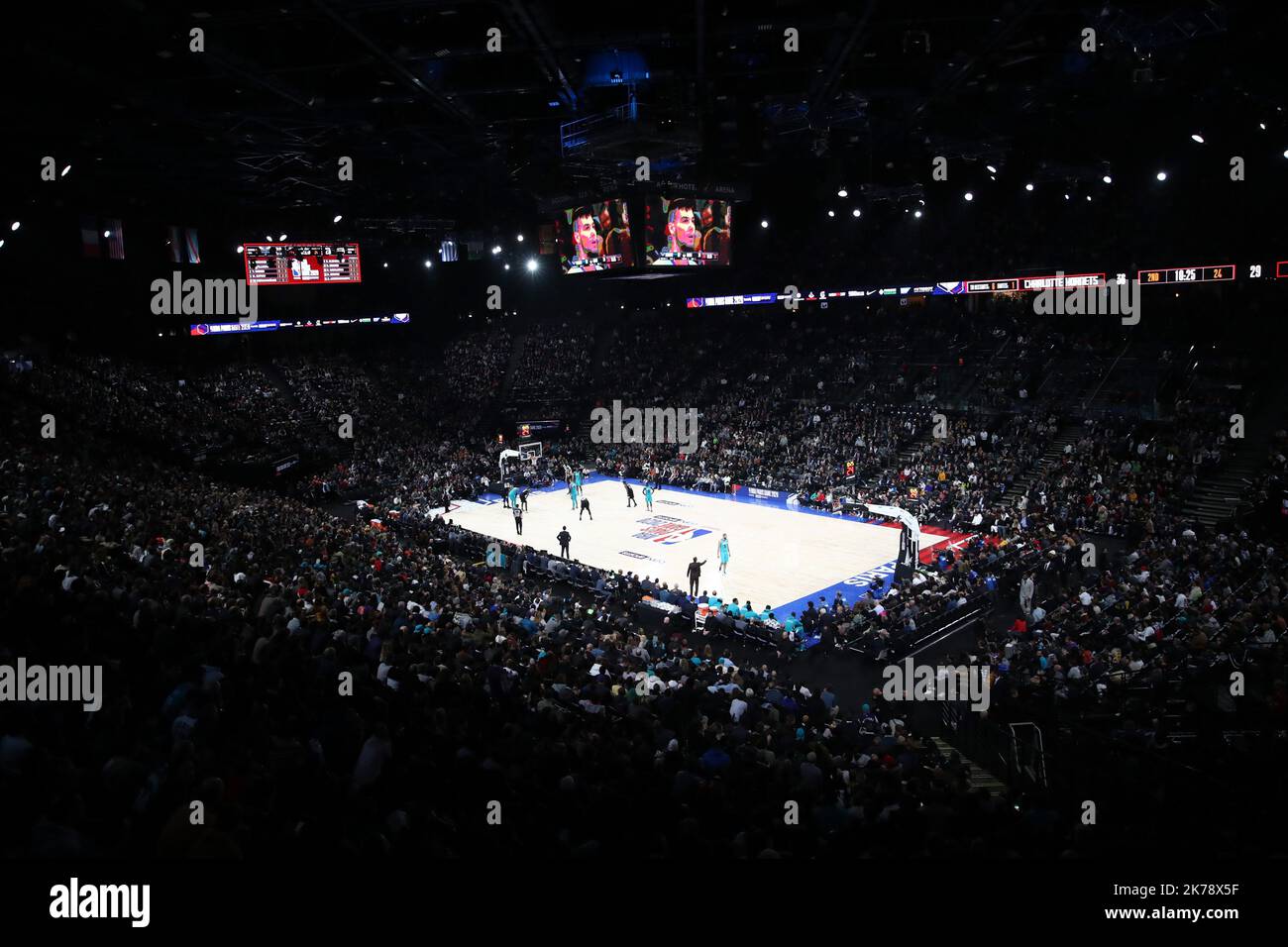 BASKET NBA PARIS GAME 2020. ACCORHOTELS ARENA; MILWAUKEE BUCKS vs CHARLOTTE  HORNETS Stock Photo - Alamy