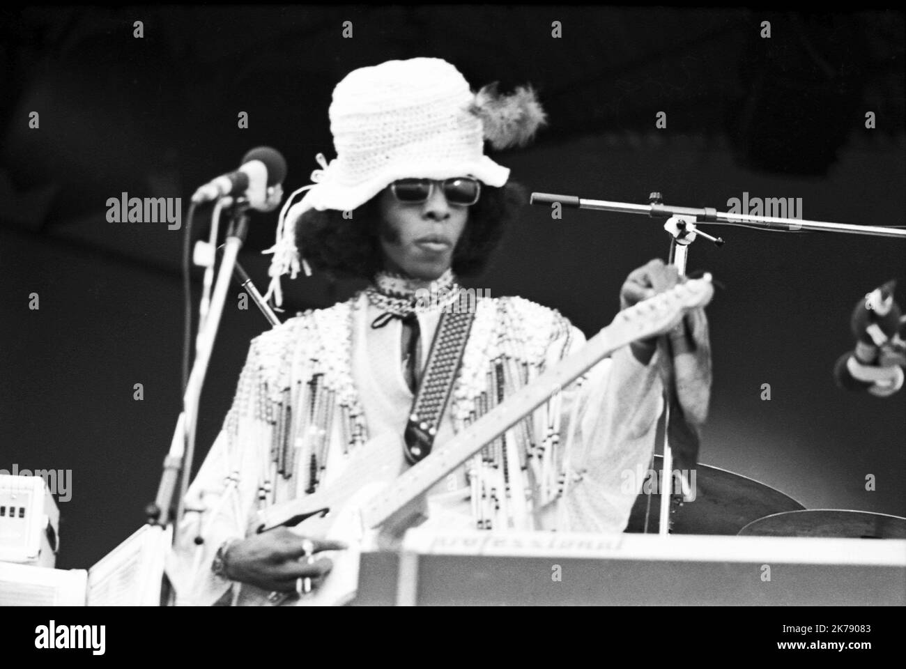 / 29/08/1970  -  United Kingdom / England / Isle of Wight  -  The group Sly and the Family Stone during the famous Isle of Wight festival in 1970, it is estimated that between 600 and 700,000 people attended. Saturday 29 August 1970 Stock Photo