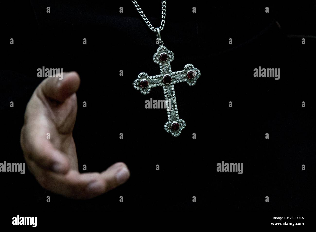 Â©Chris Huby / Le Pictorium/MAXPPP - Chris Huby / Le Pictorium - 11/07/2017  -  Syrie / Syrie du nord / Hassake  -  Une croix orthodoxe  / 11/07/2017  -  Syria / northern syria / Hassake  -  An orthodox cross Stock Photo