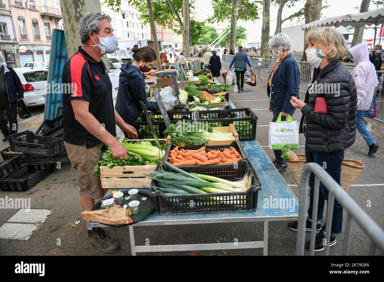 Reopening of the St Antoine market in Lyon as part of the progressive
