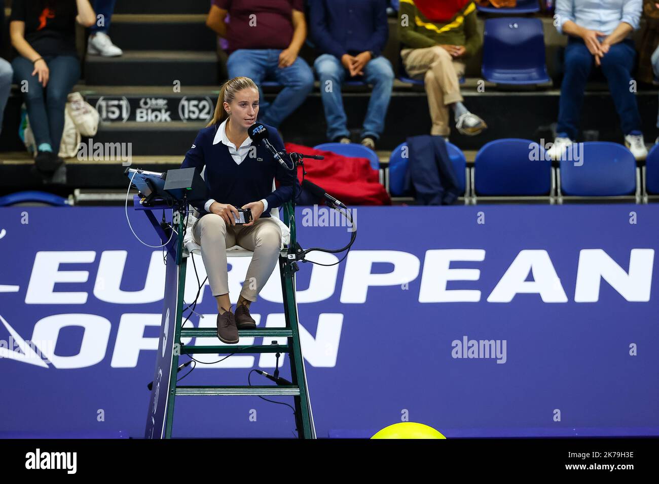 Umpire french open hires stock photography and images Alamy