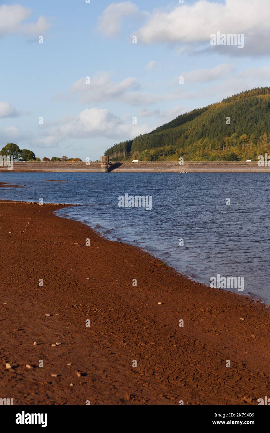 Talybont reservoir, South Wales, UK.  17 October '22.  UK weather: A sunny afternoon at the reservoir.  Water levels still low following the summer heatwave.  Credit: Andrew Bartlett/Alamy Live News. Stock Photo