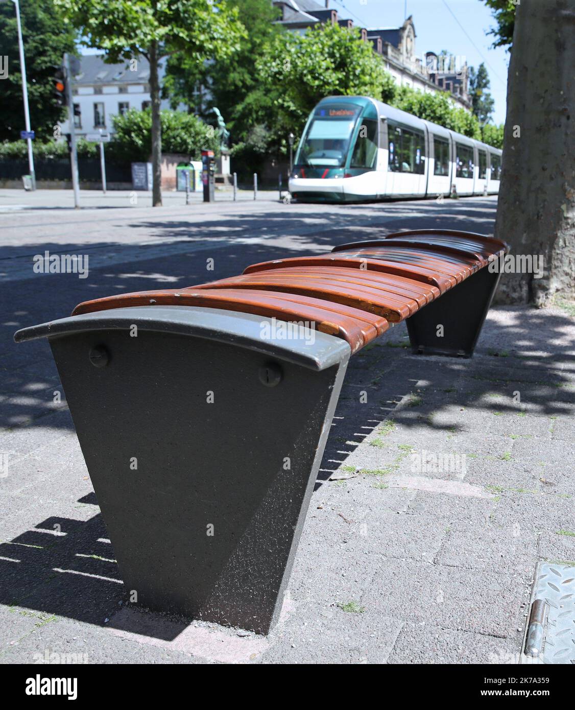 Anti homeless bench hi-res stock photography and images - Alamy