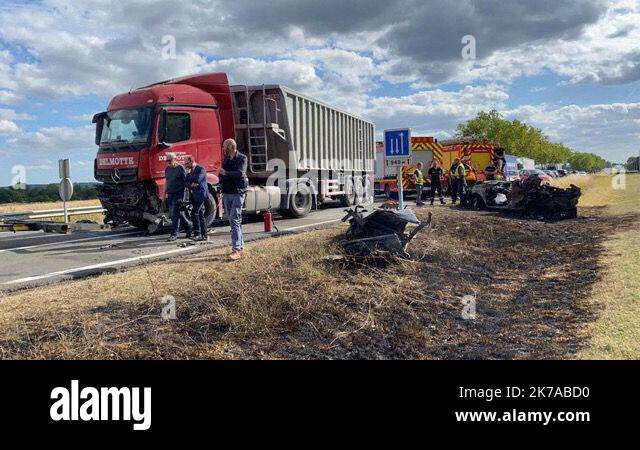 Accident De La Route Sur Hi-res Stock Photography And Images - Alamy