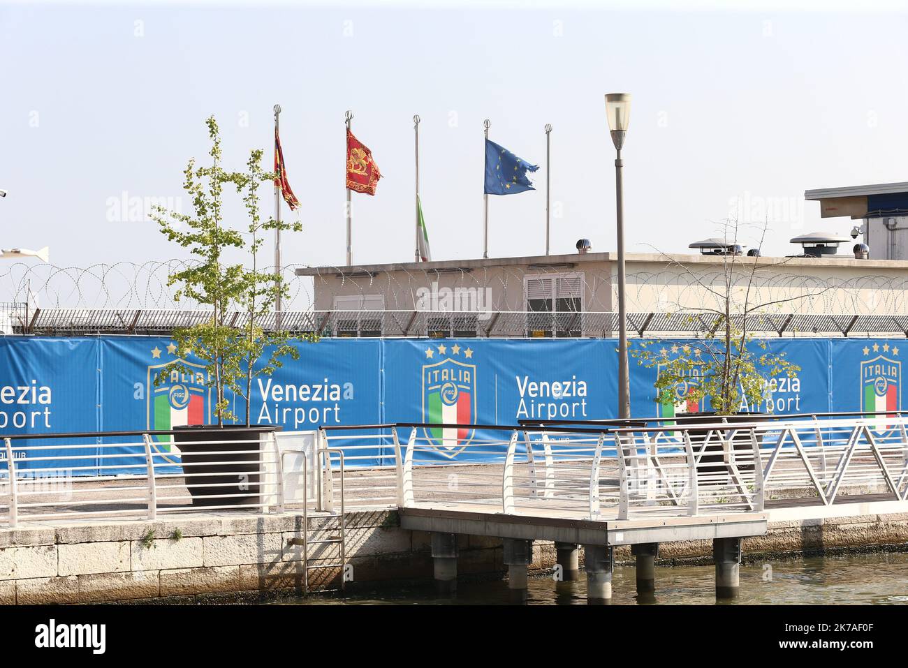 ©Pierre Teyssot/MAXPPP ; Coronavirus Outbreak - Marco Polo Airport on 12th of August 2020, Venice, Italy. A reduction in air traffic and the number of tourists coming by air and transiting through the airport to visit the Serenissima is being observed due to the Covid-19 pandemic. The tourism economy is in deep crisis. Empty Pier and airport. Â© Pierre Teyssot / Maxppp  Stock Photo