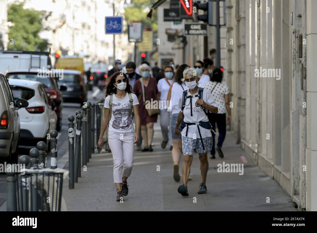 ©PHOTOPQR/LE PROGRES/Maxime JEGAT - Lyon 14/09/2020 - Port du masque obligatoire à Lyon le 14 septembre 2020 -Illustration port du masque obligatoire rue du Président Edouard Herriot à Lyon. - 2020/09/14. Mandatory mask in Lyon. Stock Photo