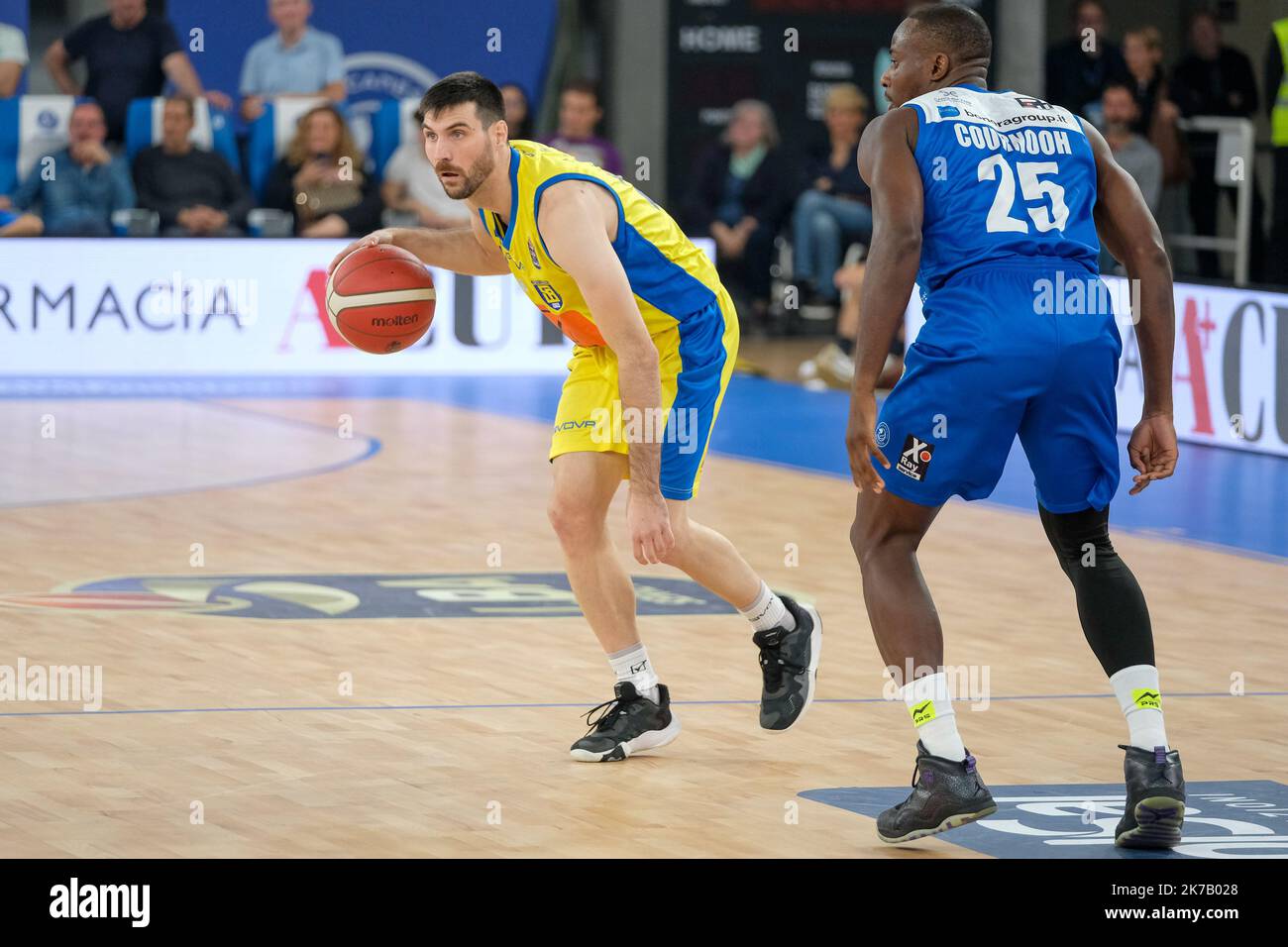 Squadra basket hires stock photography and images Alamy