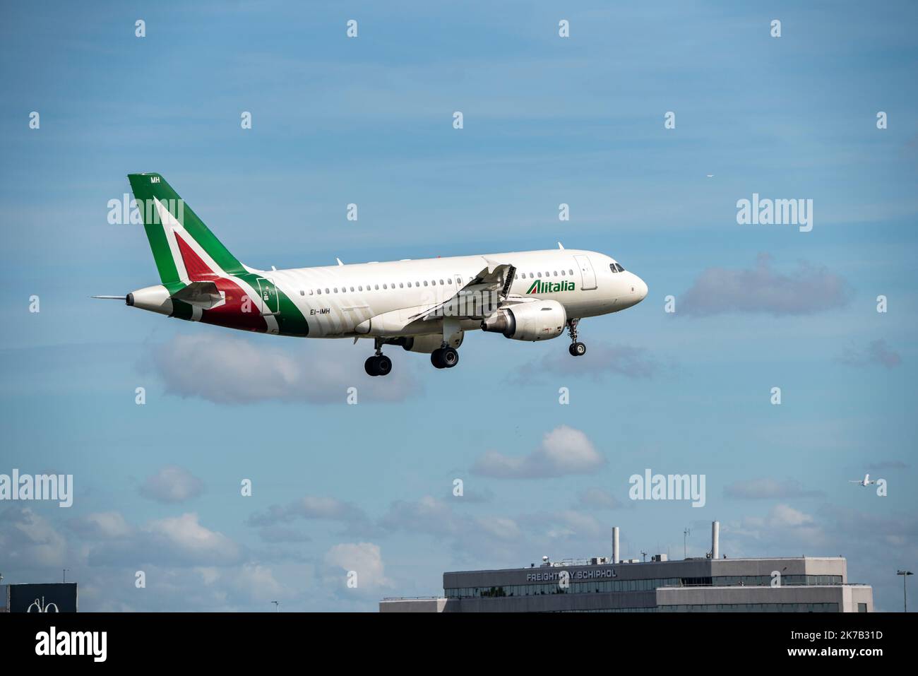 Amsterdam Schiphol Airport, AMS, aircraft on approach to Kaagbaan, runway,EI-IMH, ITA Airways Airbus A319-100, Alitalia Stock Photo