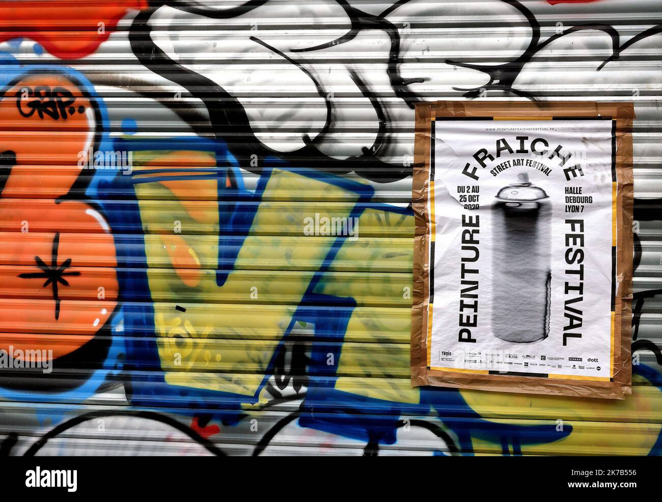 ©PHOTOPQR/LE PROGRES/Richard MOUILLAUD - Lyon 01/10/2020 - Le 01/10/2020 Festival Peinture Fraîche -Peinture Fraîche du 2 au 25 octobre à Lyon Après le succès d’une première édition qui a attiré 37 600 festivaliers sur 10 jours, Peinture Fraîche investit à nouveau le périmètre urbain de la métropole de Lyon, avec un centre névralgique dans le 7e arrondissement : la Halle Debourg. Le street art, c’est bien entendu le gra?ti. Mais aussi des pochoirs, des volumes, du live painting, de la précision ou de la fresque gigantesque. Et même du numérique. Sous toutes ses formes, toutes ses coutures, to Stock Photo