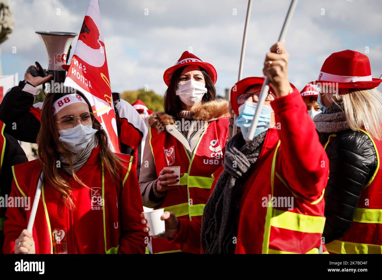 ©Thomas Padilla/MAXPPP - 15/10/2020 ; Paris, FRANCE ; RASSEMBLEMENT DES PERSONNELS SOIGNANTS A L' APPEL DE LA CGT. - France: Health workers protest working conditions in Paris oct 14 2020  Stock Photo