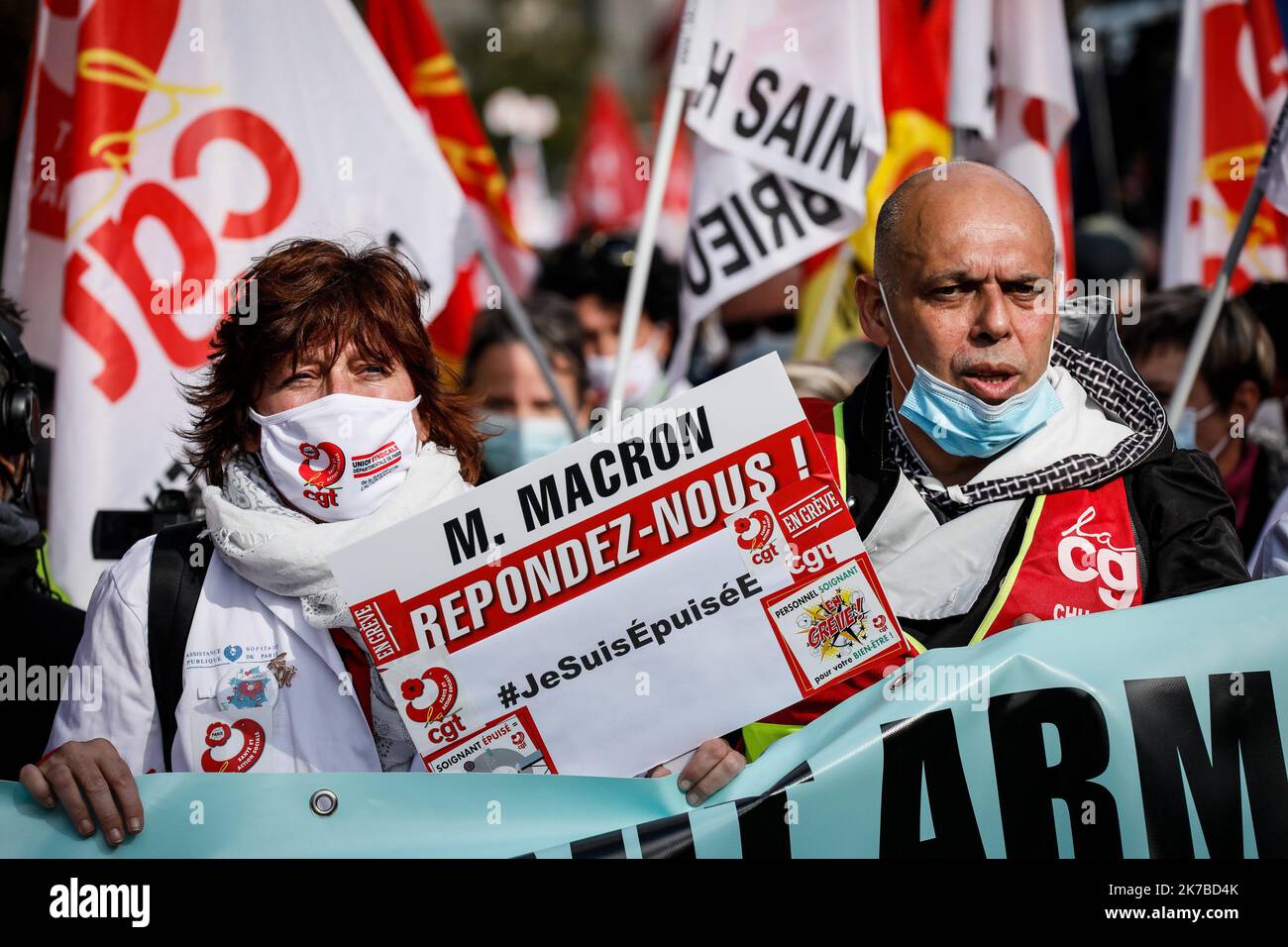 ©Thomas Padilla/MAXPPP - 15/10/2020 ; Paris, FRANCE ; RASSEMBLEMENT DES PERSONNELS SOIGNANTS A L' APPEL DE LA CGT. - France: Health workers protest working conditions in Paris oct 14 2020  Stock Photo