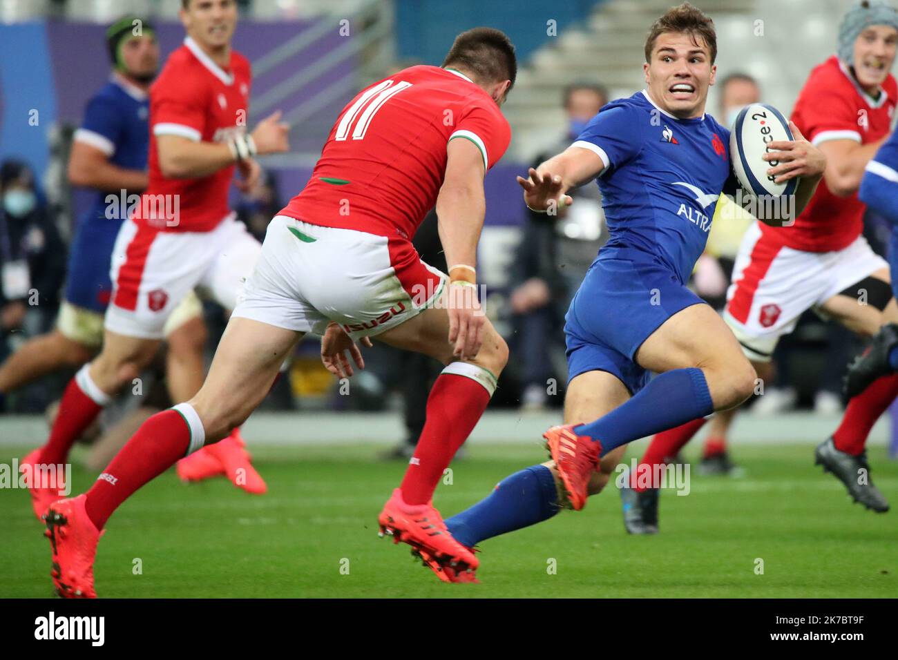 Â©PHOTOPQR/SUD OUEST/Laurent Theillet ; SAINT DENIS ; 24/10/2020 ; RUGBY MATCH PREPARATOIRE FRANCE / PAYS DE GALLES SAINT DENIS LE 24 OCTOBRE 2020 PHOTO LAURENT THEILLET / SUD OUEST ANTOINE DUPONT L'international tricolore Antoine Dupont a Ã©tÃ© Ã©lu meilleur joueur du Tournoi des Six nations 2020. C'est la premiÃ¨re fois qu'un FranÃ§ais reÃ§oit ce titre honorifique - 2020/11/06. The international Rugby player Antoine Dupont was voted best player in the 2020 Six Nations Tournament. This is the first time a Frenchman has received this honorary title.  Stock Photo