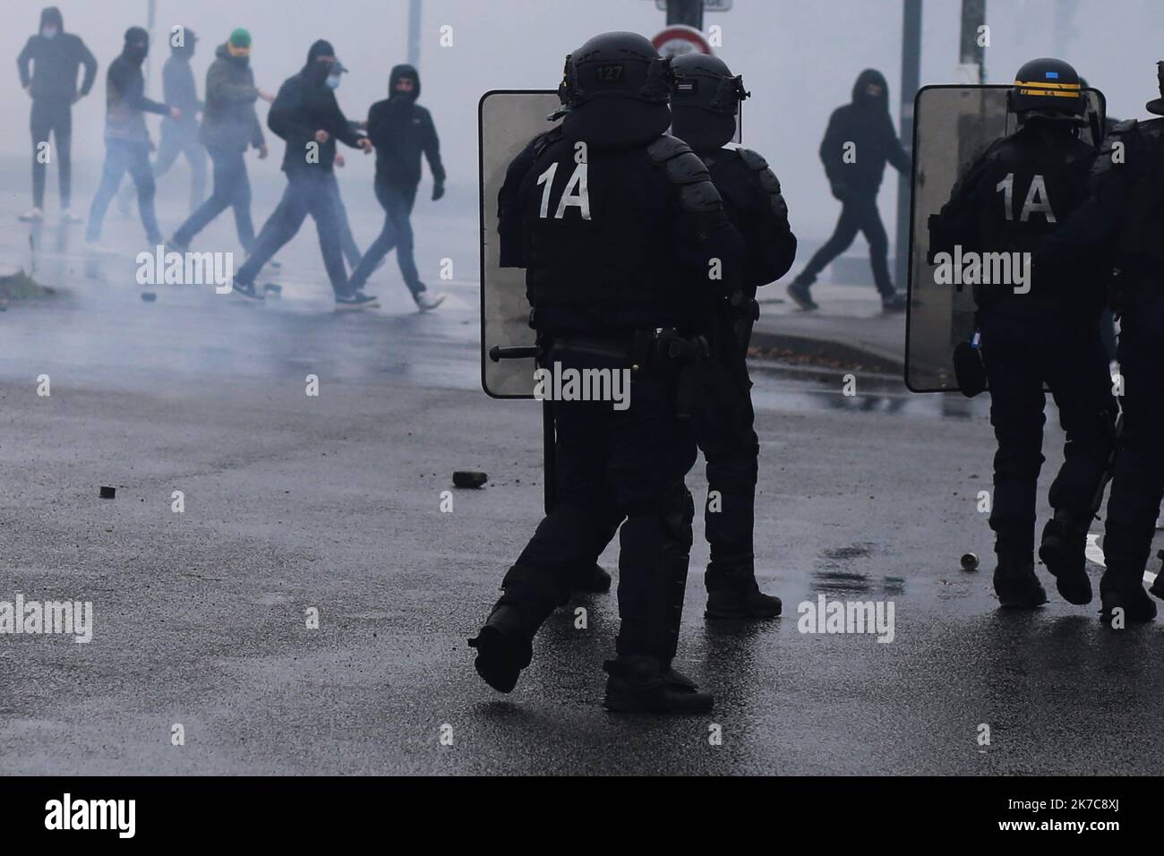 ©PHOTOPQR/PRESSE OCEAN/Romain Boulanger ; ; ; NANTES LE DIMANCHE 13 DECEMBRE 2020, MANIFESTATION D'AU MOINS 350 SUPPORTERS CONTRE LA DIRECTION DU FC NANTES ET WALDEMAR KITA AU RANZAY PRÈS DU STADE DE LA BEAUJOIRE - Nantes, France, dec 13th 2020 supporters protest against Waldemar Kita, president of french first league soccer club Nantes Stock Photo