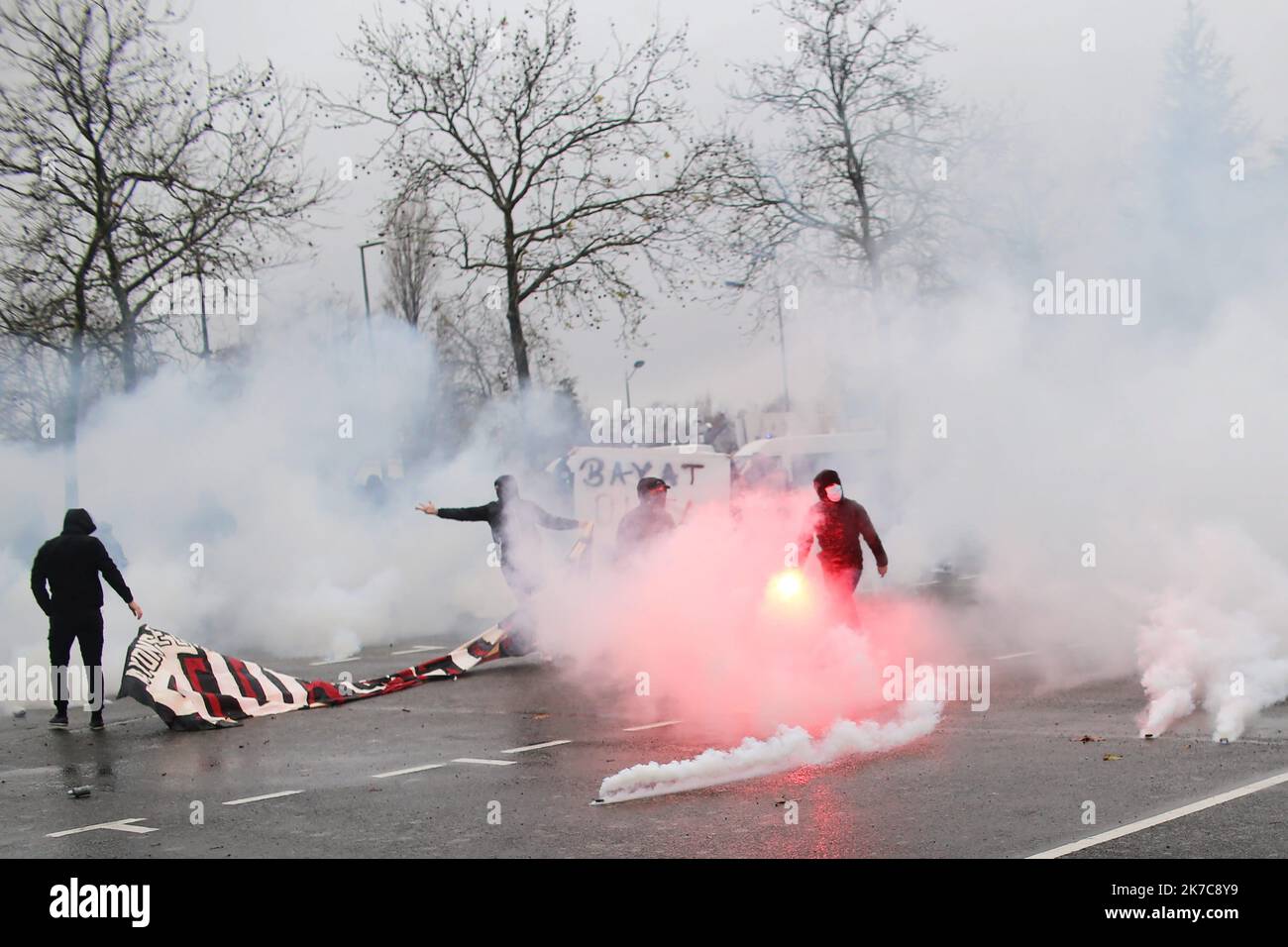 ©PHOTOPQR/PRESSE OCEAN/Romain Boulanger ; ; ; NANTES LE DIMANCHE 13 DECEMBRE 2020, MANIFESTATION D'AU MOINS 350 SUPPORTERS CONTRE LA DIRECTION DU FC NANTES ET WALDEMAR KITA AU RANZAY PRÈS DU STADE DE LA BEAUJOIRE - Nantes, France, dec 13th 2020 supporters protest against Waldemar Kita, president of french first league soccer club Nantes Stock Photo