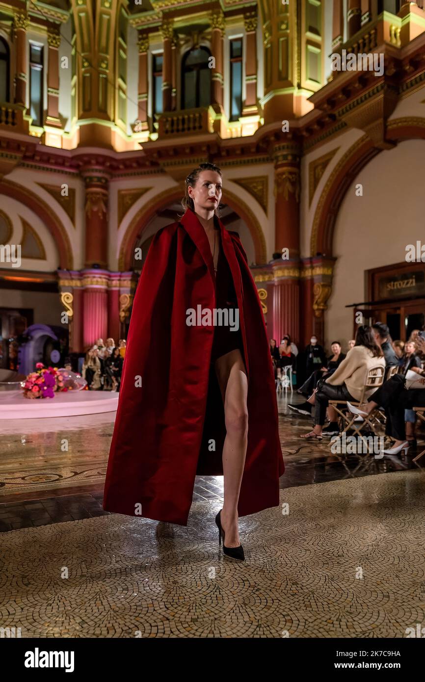 Sean Rentero Melbourne, Australia, 16 October, 2022. A model wearing an outfit by ...