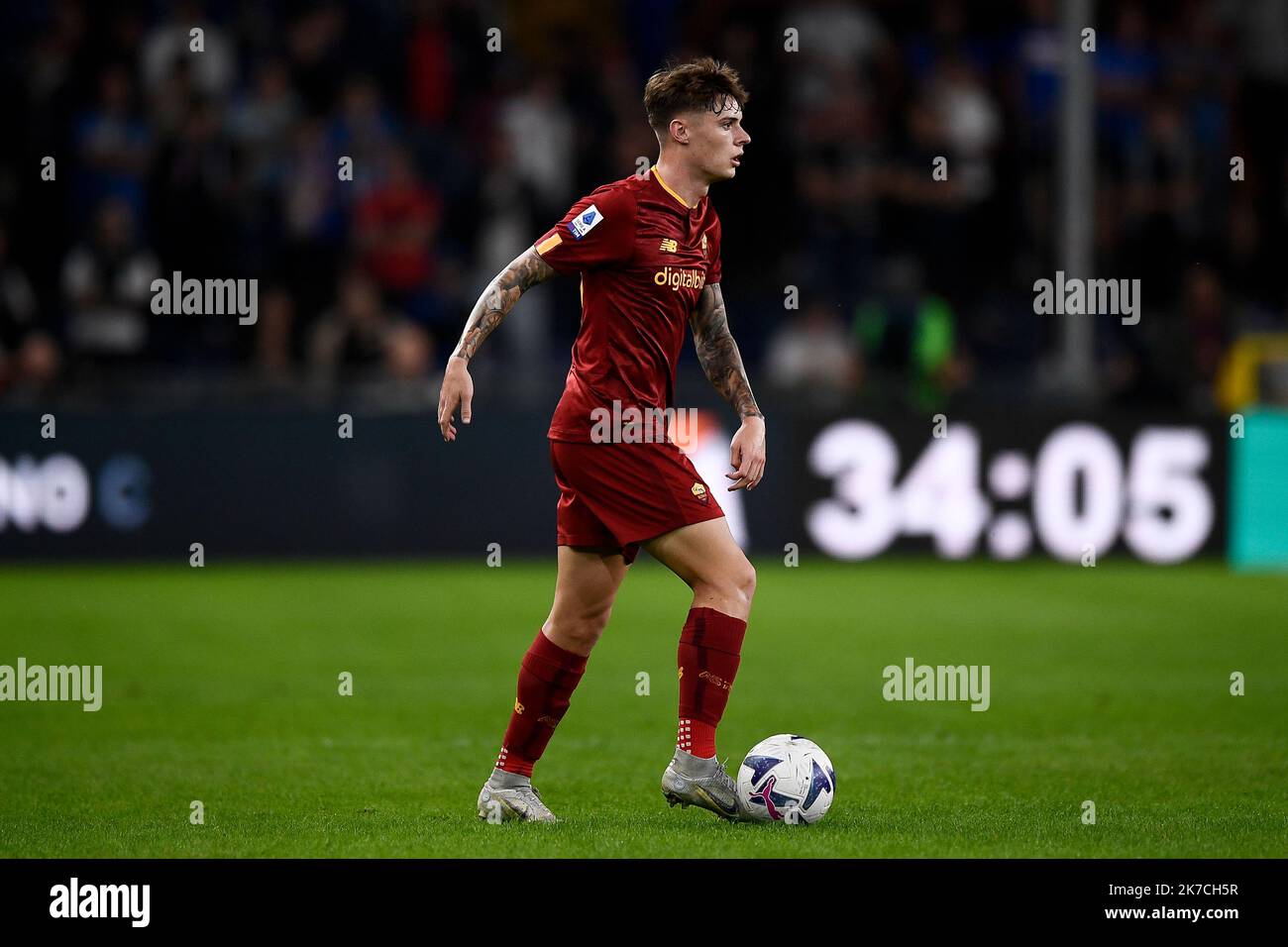 Genoa, Italy. 17 October 2022. Nicola Zalewski of AS Roma in action during the Serie A football match between UC Sampdoria and AS Roma. Credit: Nicolò Campo/Alamy Live News Stock Photo
