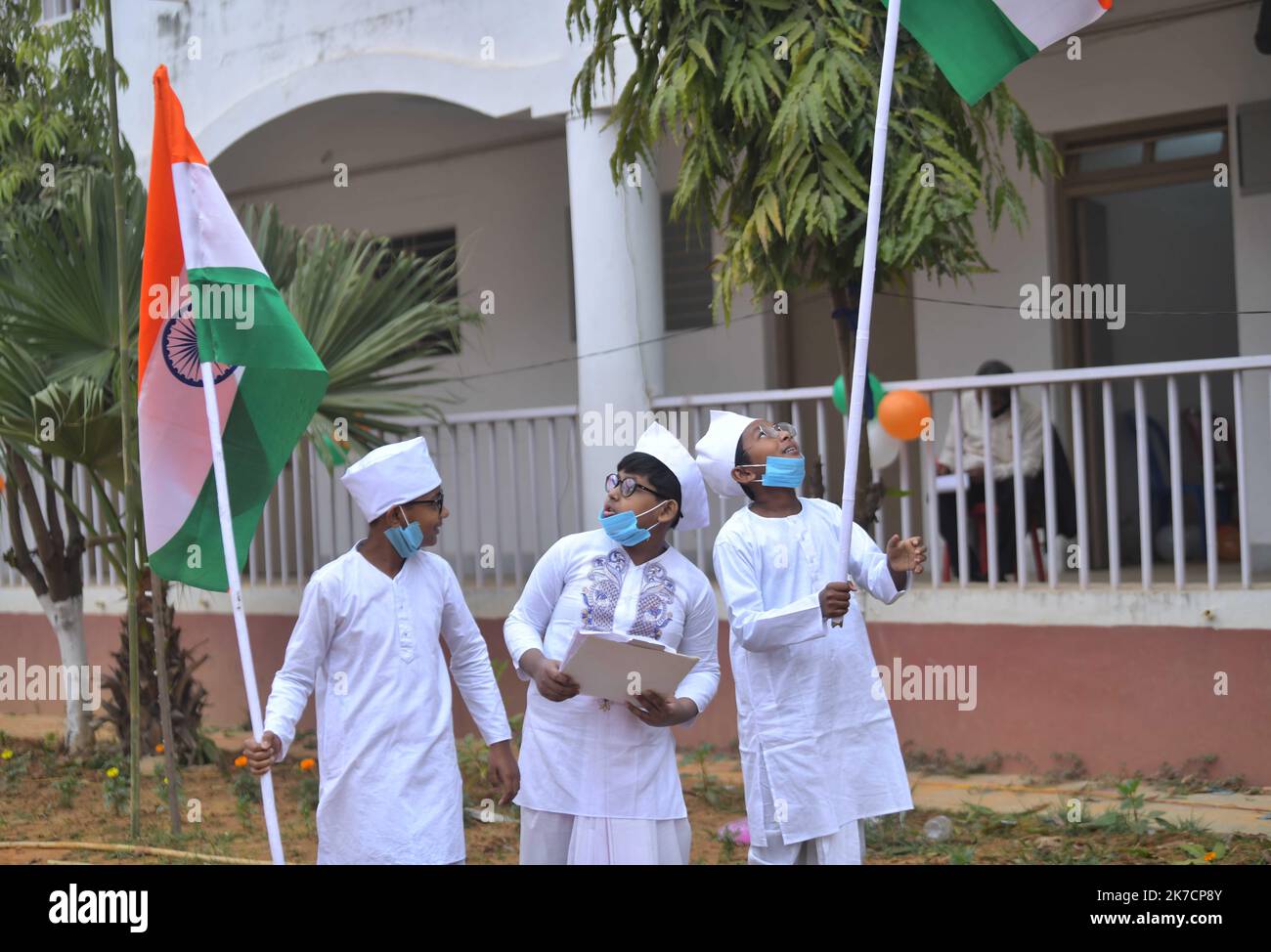 ©Abhisek Saha / Le Pictorium/MAXPPP - Abhisek Saha / Le Pictorium - 23/01/2021 - Inde / Tripura / Agartala - Des ecoliers habilles a l'effigie du combattant indien Netaji Subhash Chandra Bose lors d'un evenement marquant l'anniversaire de naissance de Bose a Agartala. / 23/01/2021 - India / Tripura / Agartala - School childrens dressed in the likeness of Indian freedom fighter Netaji Subhash Chandra Bose during an event marking Bose's birth anniversary in Agartala. Stock Photo